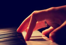 巴萨官方:库巴西右脚踝胫腓前韧带拉伤,将接受保守治疗.